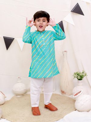 Kamee Motifs Printed Regular Pure Cotton Straight Kurta with Pyjamas-Blue