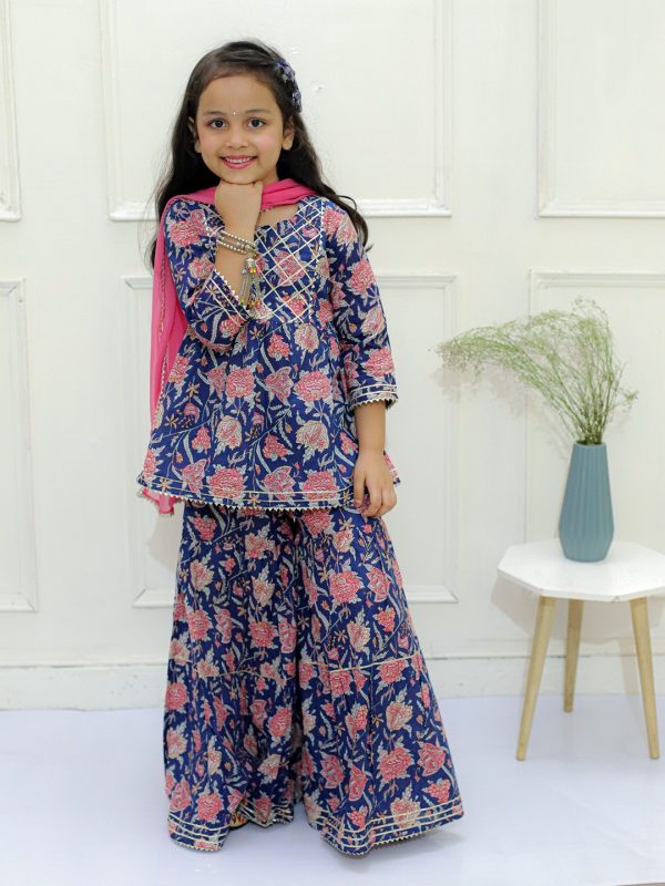 Ka-mee Girls Floral Printed Panelled Gotta Patti Pure Cotton Kurta Set - Image 5