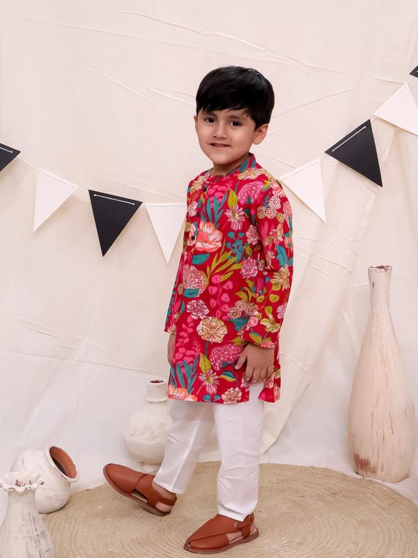 Kamee Motifs Printed Regular Pure Cotton Straight Kurta with Pyjamas-Red - Image 5