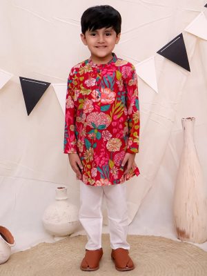 Kamee Motifs Printed Regular Pure Cotton Straight Kurta with Pyjamas-Red