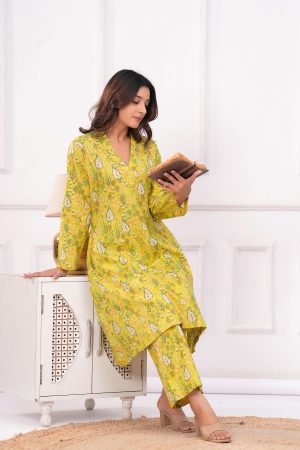 Ka-mee Printed V-Neck Pure Cotton Co-ord Set