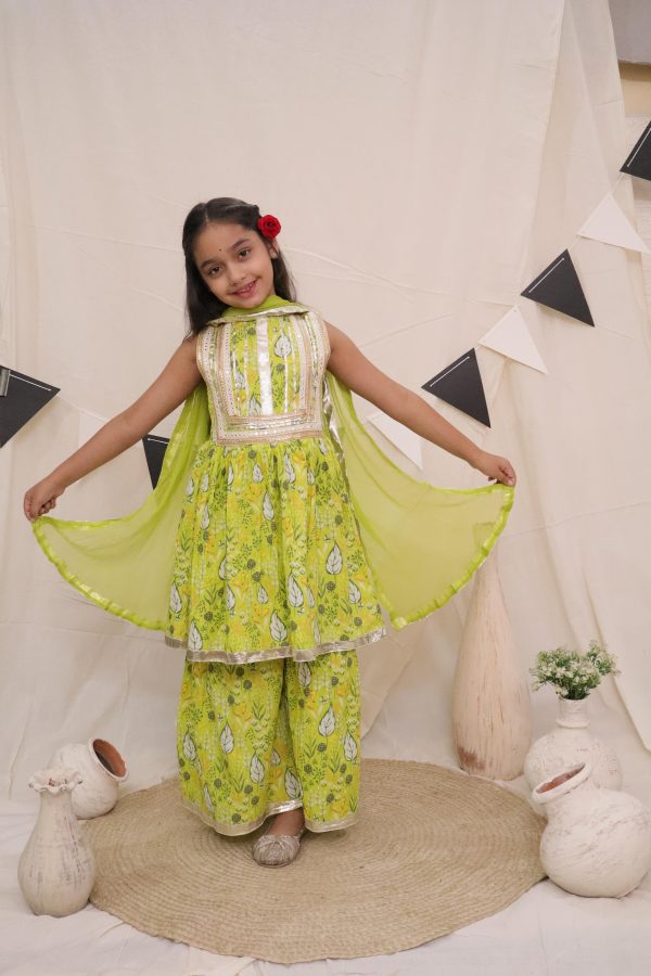Ka-mee Girls Floral Printed Regular Gotta Patti Pure Cotton Kurta with Sharara & Dupatta - Image 6