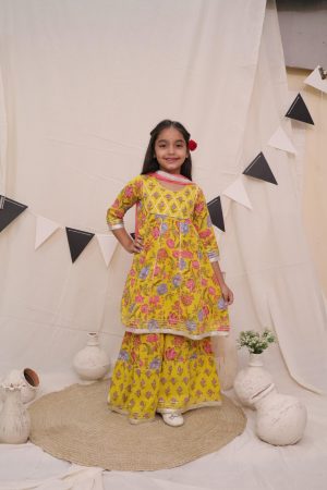 Ka-mee Girls Floral Printed Regular Pure Cotton Anarkali Kurta with Sharara & Dupatta