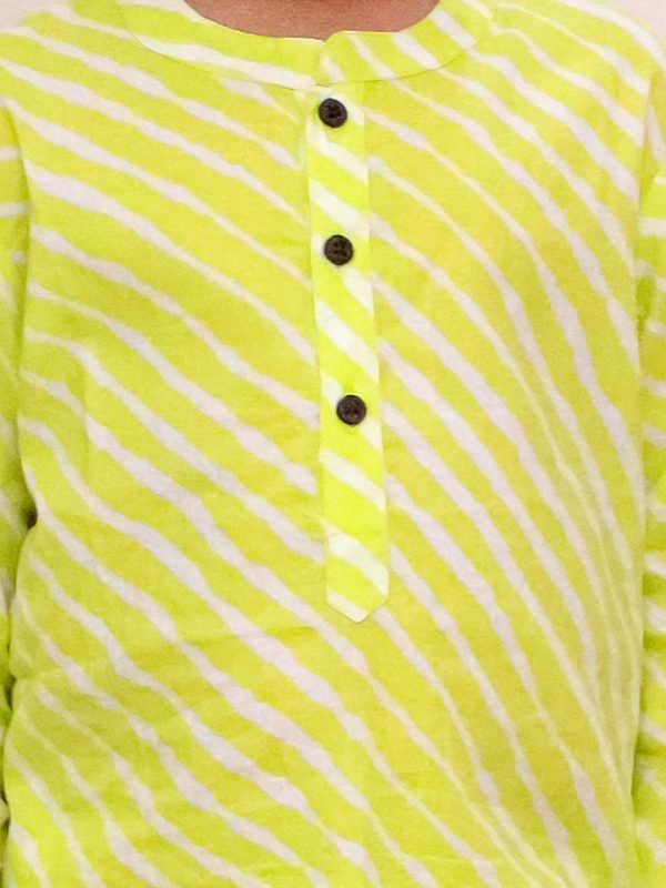 Kamee Motifs Printed Regular Pure Cotton Straight Kurta with Pyjamas-Green - Image 3